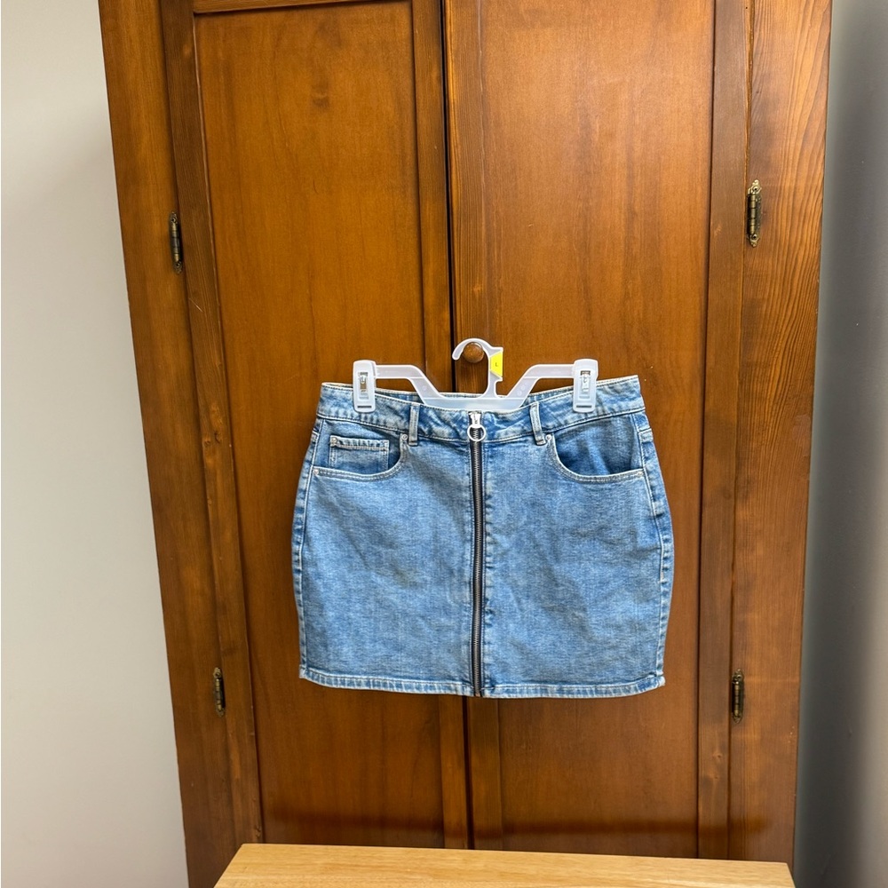 Garage Denim jean mini Skirt full front zip large #springbreak #festival